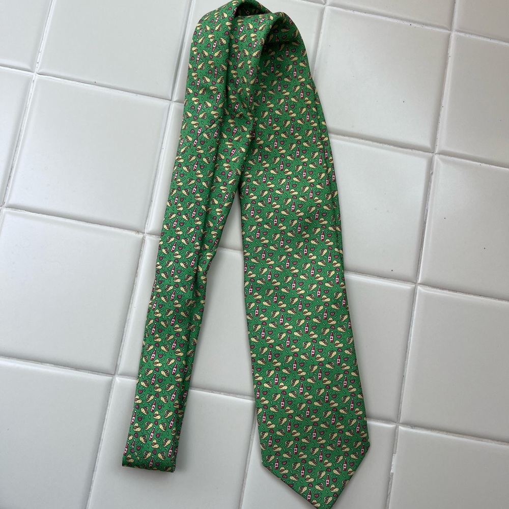 Vineyard Vines Tie
